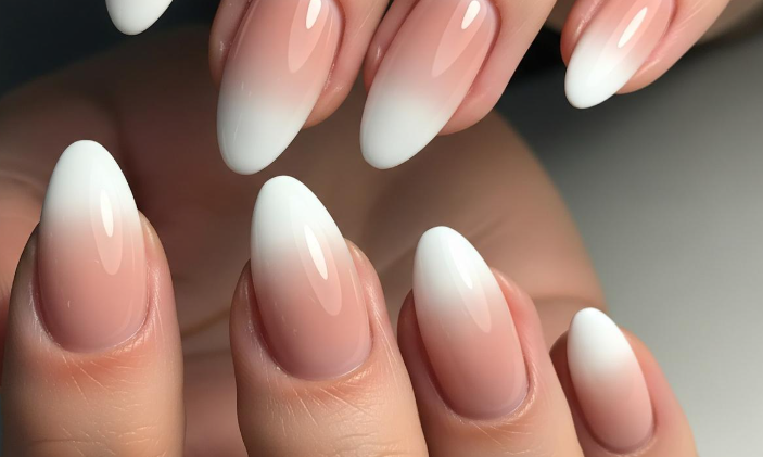 Nail Art Minimalis yang Cocok untuk Aktivitas Harian